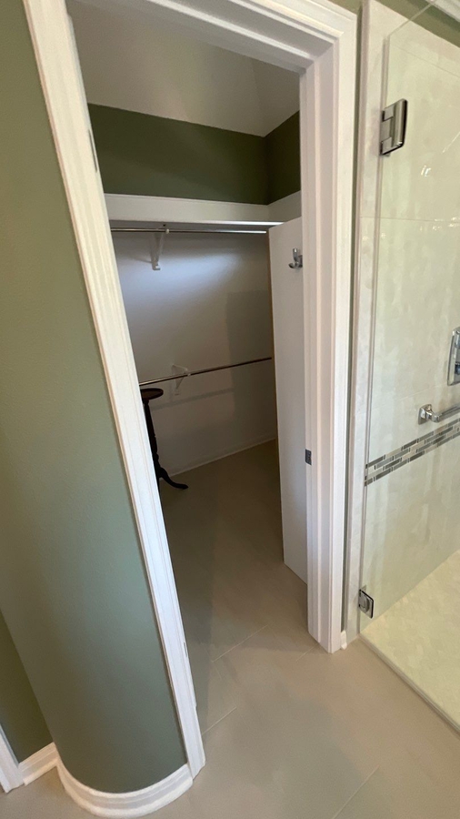 Wade Caldwell Construction bathroom remodel in San Antonio with glass shower