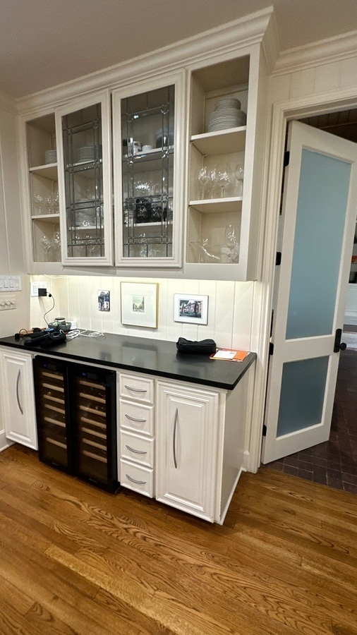 Elegant kitchen bar setup in San Antonio home remodeled by Wade Caldwell Construction