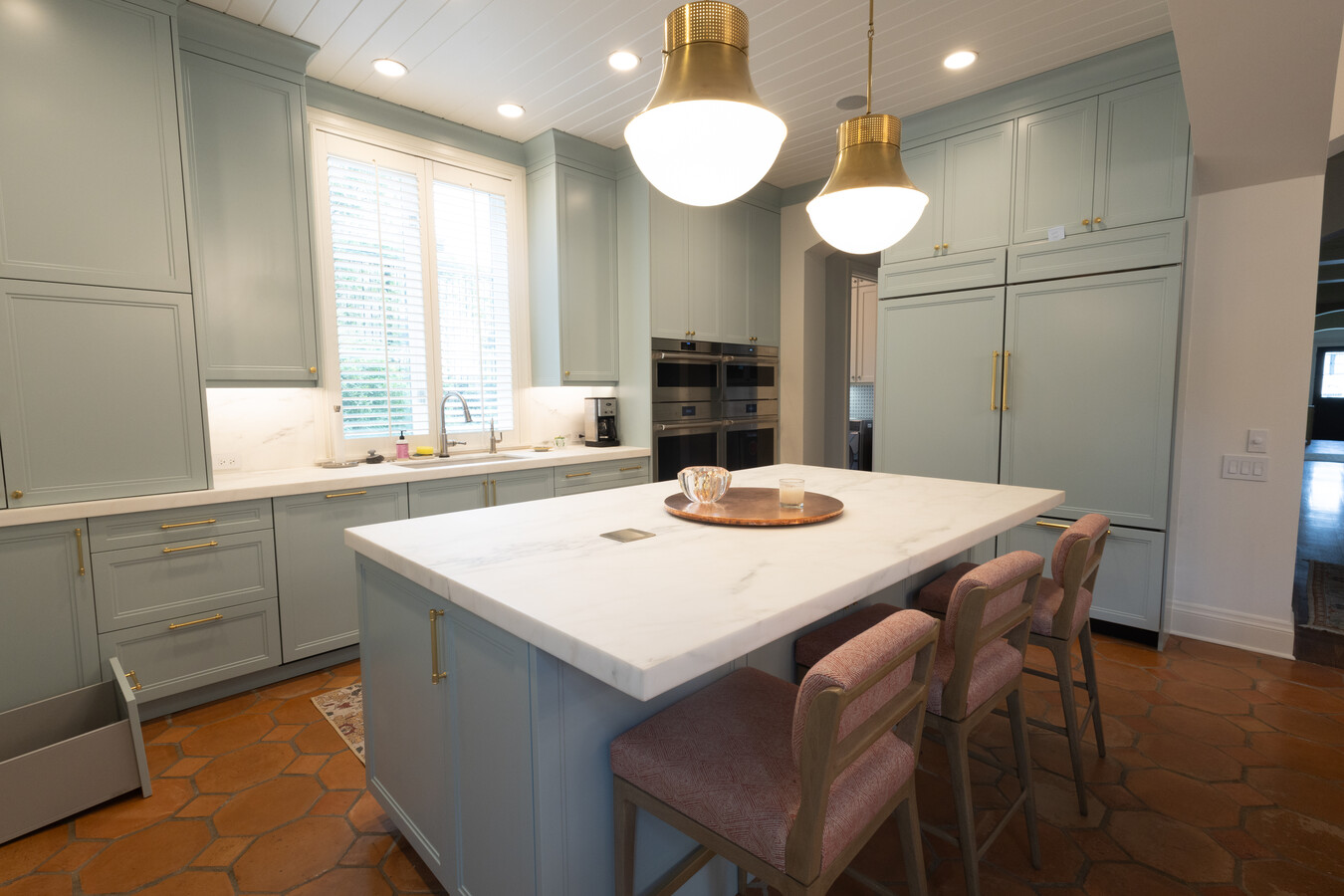 Stylish kitchen remodel with open layout and modern appliances by Wade Caldwell Construction in Ol